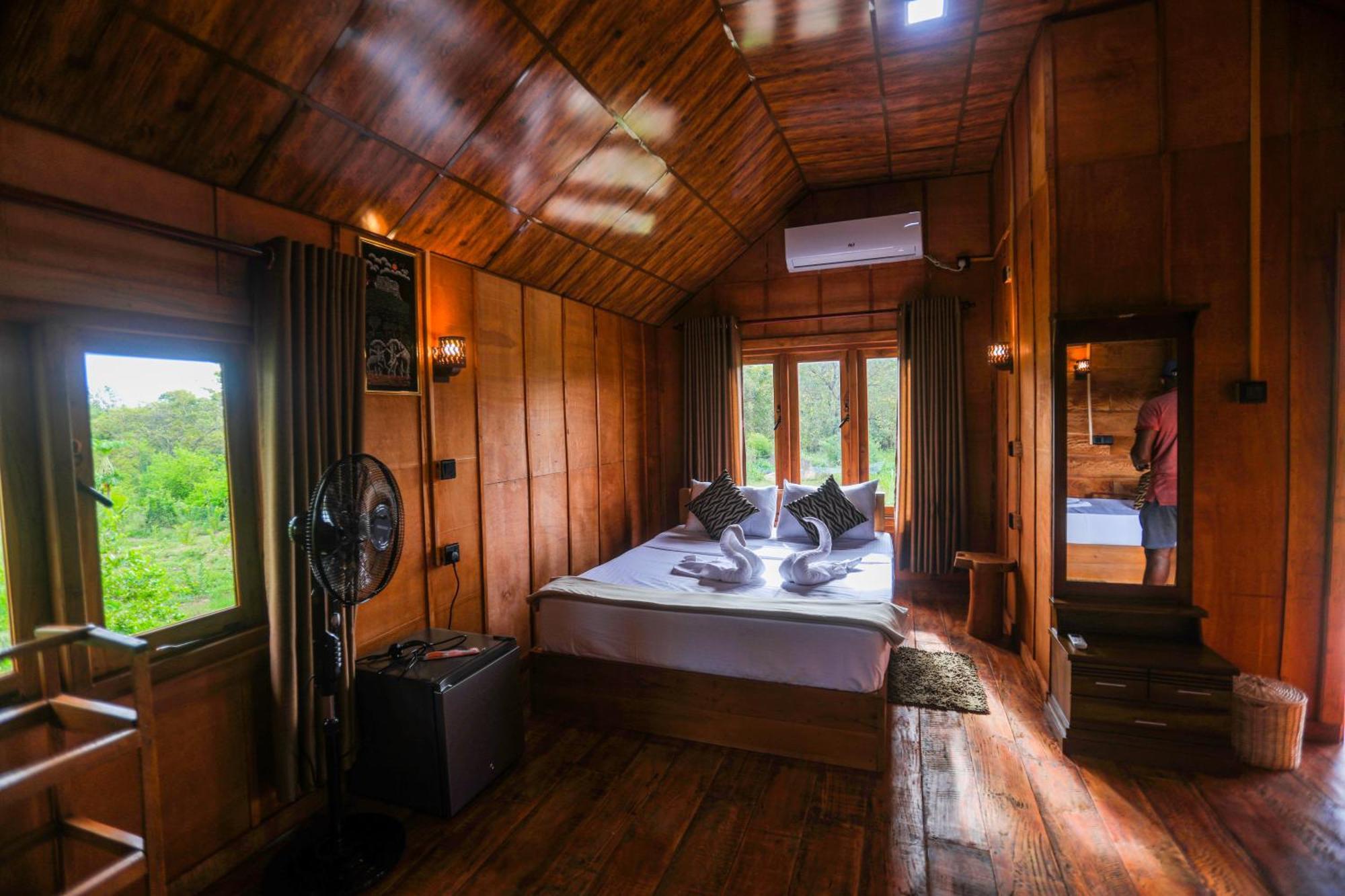 Willa Lion Wood Treehouse Talkote Zewnętrze zdjęcie
