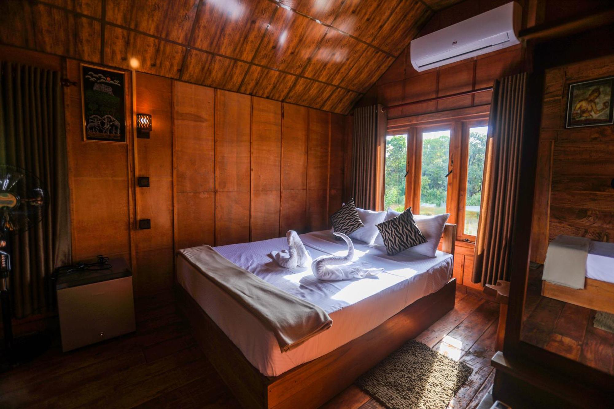 Willa Lion Wood Treehouse Talkote Zewnętrze zdjęcie