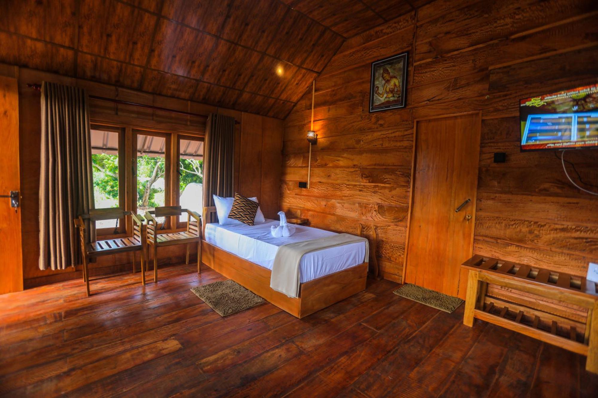 Willa Lion Wood Treehouse Talkote Zewnętrze zdjęcie