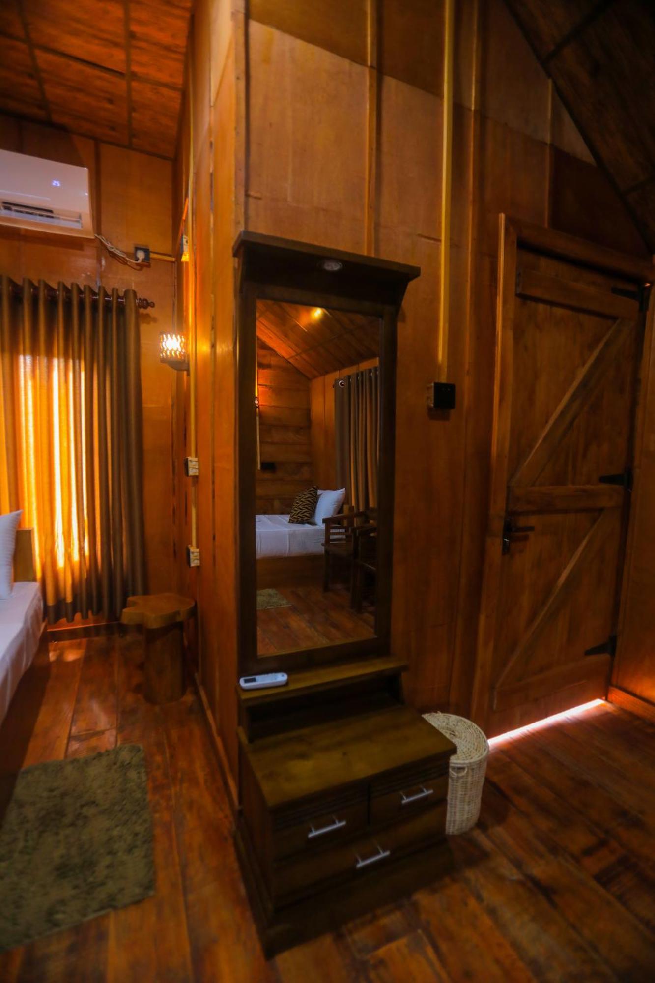 Willa Lion Wood Treehouse Talkote Zewnętrze zdjęcie