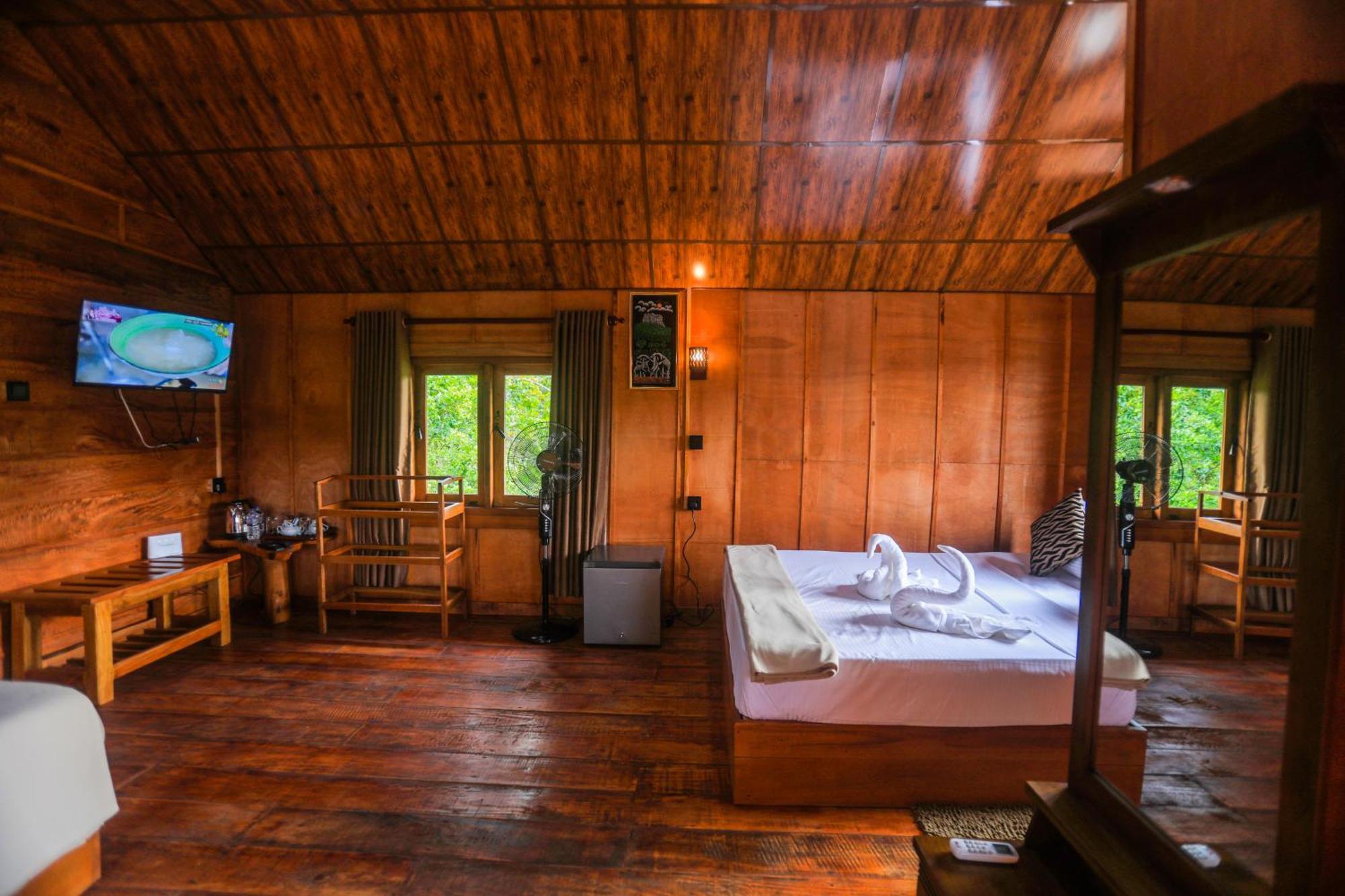 Willa Lion Wood Treehouse Talkote Zewnętrze zdjęcie