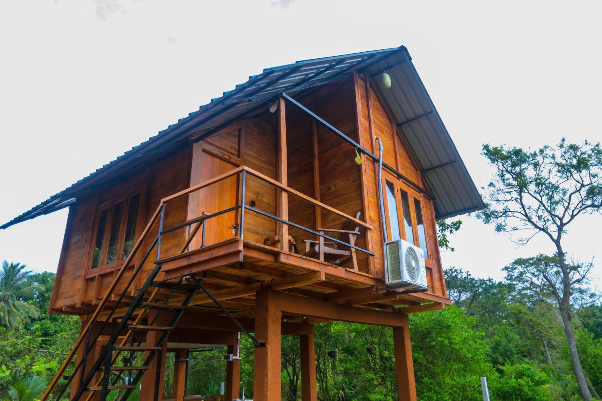 Willa Lion Wood Treehouse Talkote Zewnętrze zdjęcie