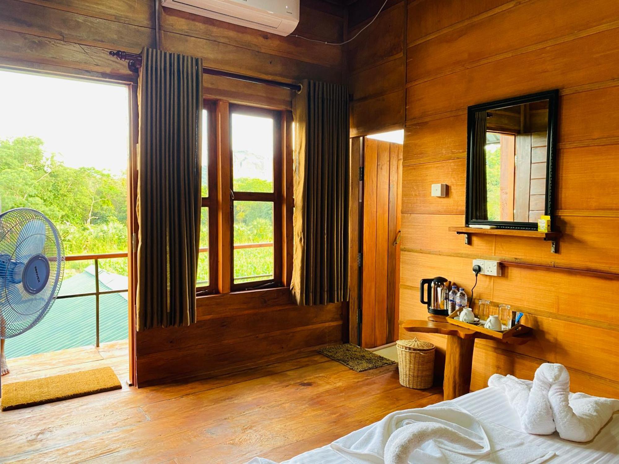 Willa Lion Wood Treehouse Talkote Zewnętrze zdjęcie