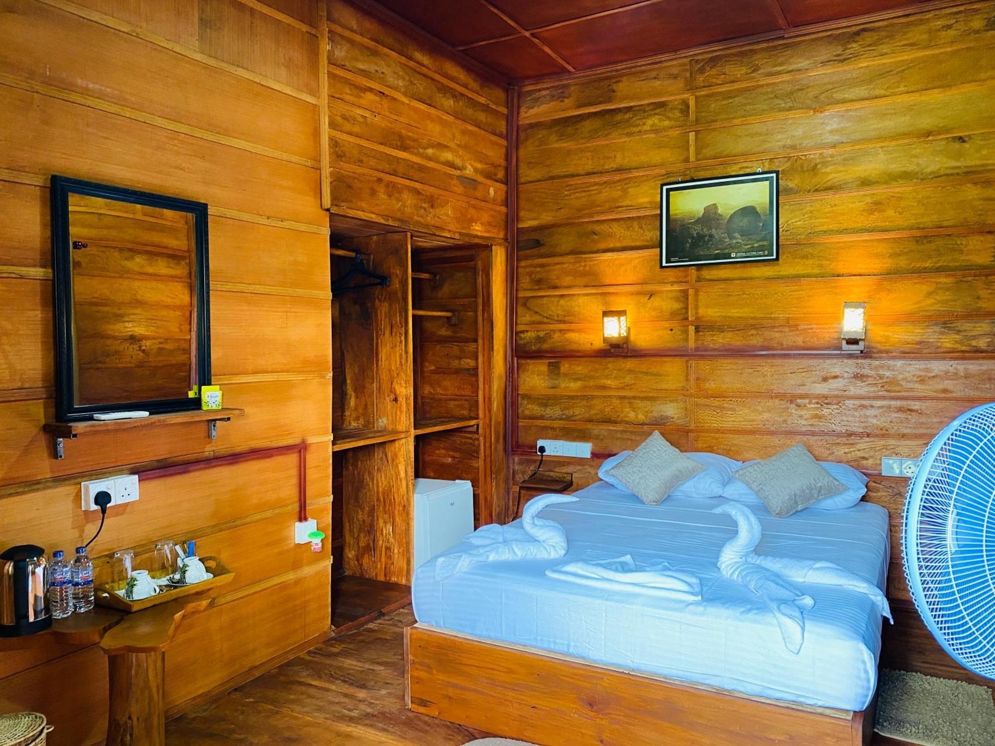 Willa Lion Wood Treehouse Talkote Zewnętrze zdjęcie