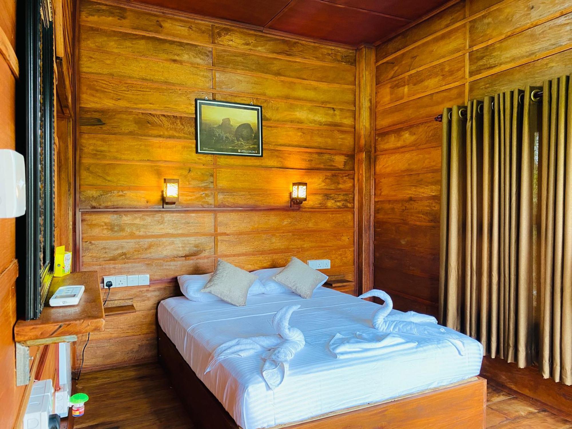 Willa Lion Wood Treehouse Talkote Zewnętrze zdjęcie